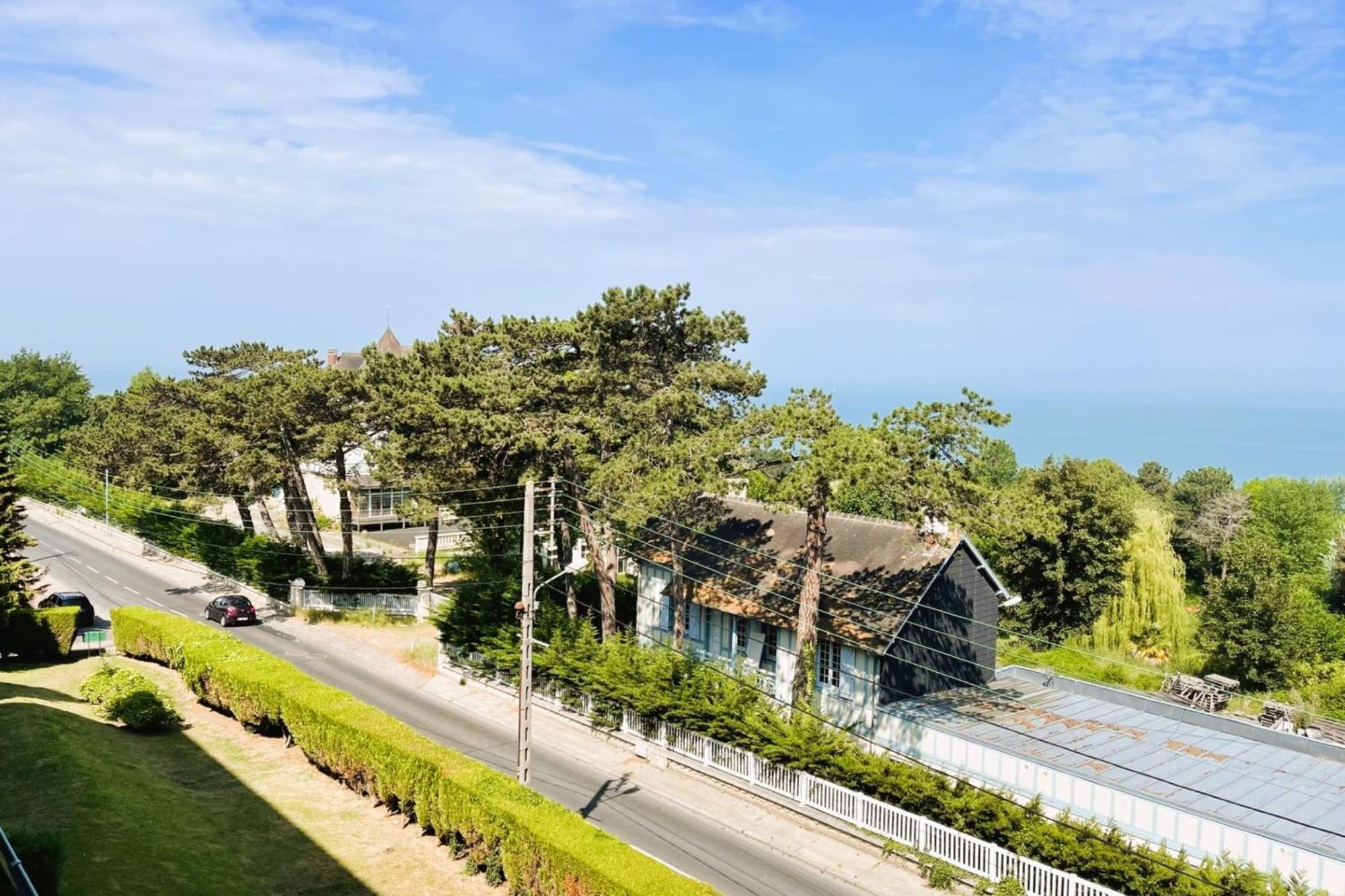 Aux Flots Bleus Avec Balcon Et Vue Sur Trouville-sur-Mer